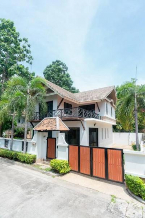 Thai Home 23 3BR near Hollywood